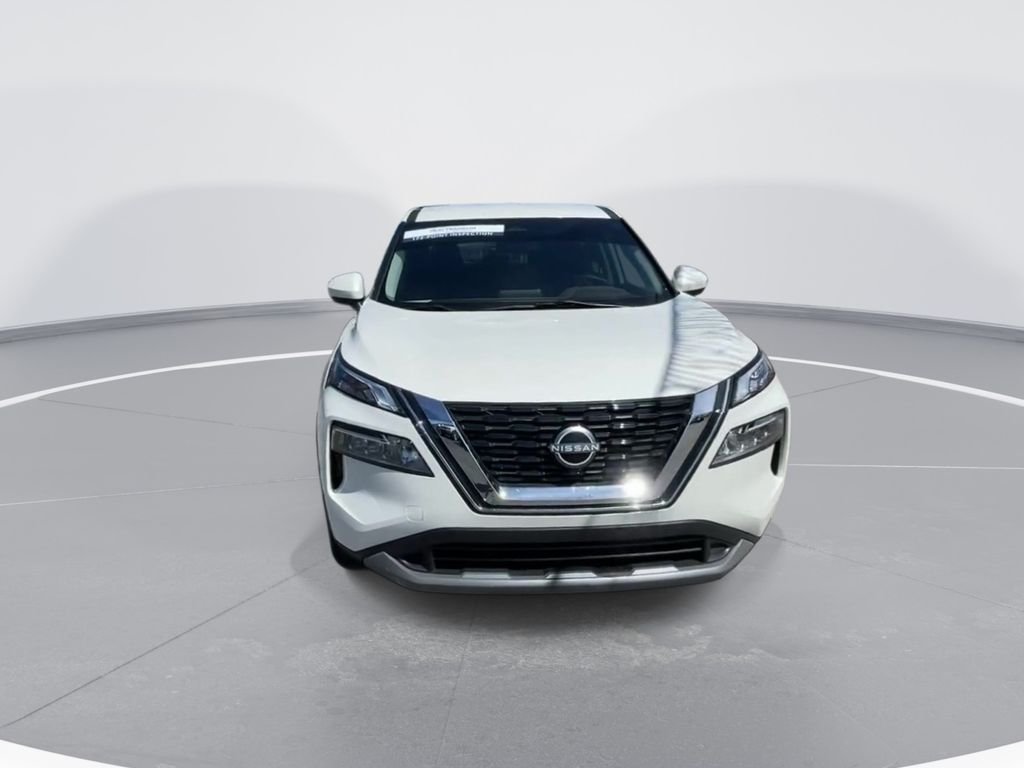Certified Used 2023 White Nissan SV image 3