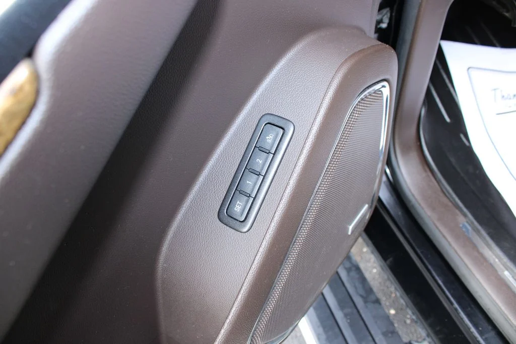 Used 2017 Onyx Black GMC Denali image 30