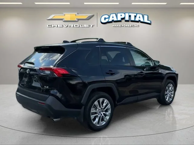 Used 2024 Black Toyota XLE Premium image 5