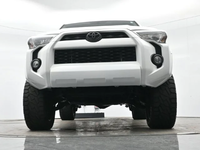 Used 2019 Super White Toyota SR5 image 24