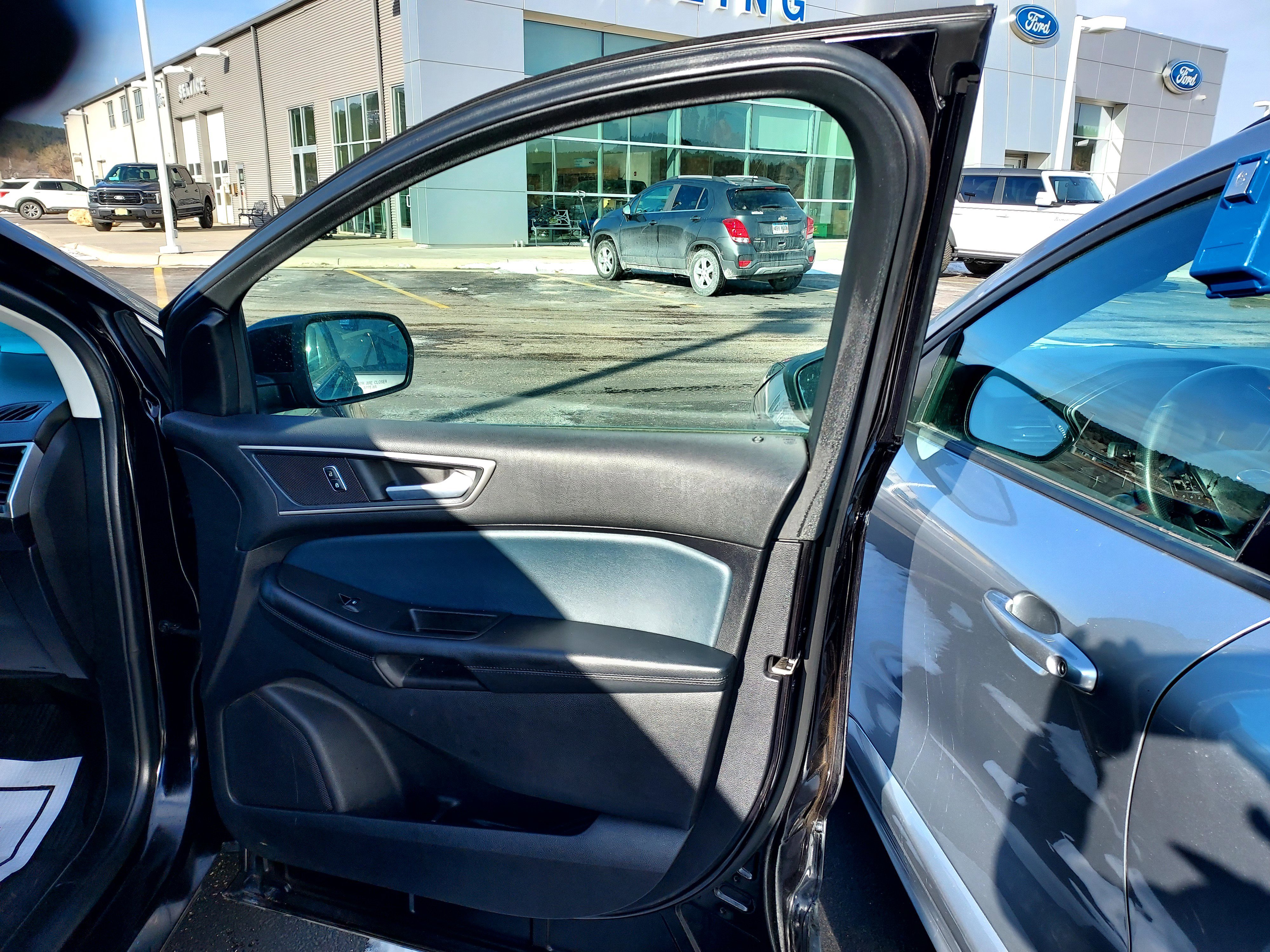 Used 2022 Black Ford SEL image 25