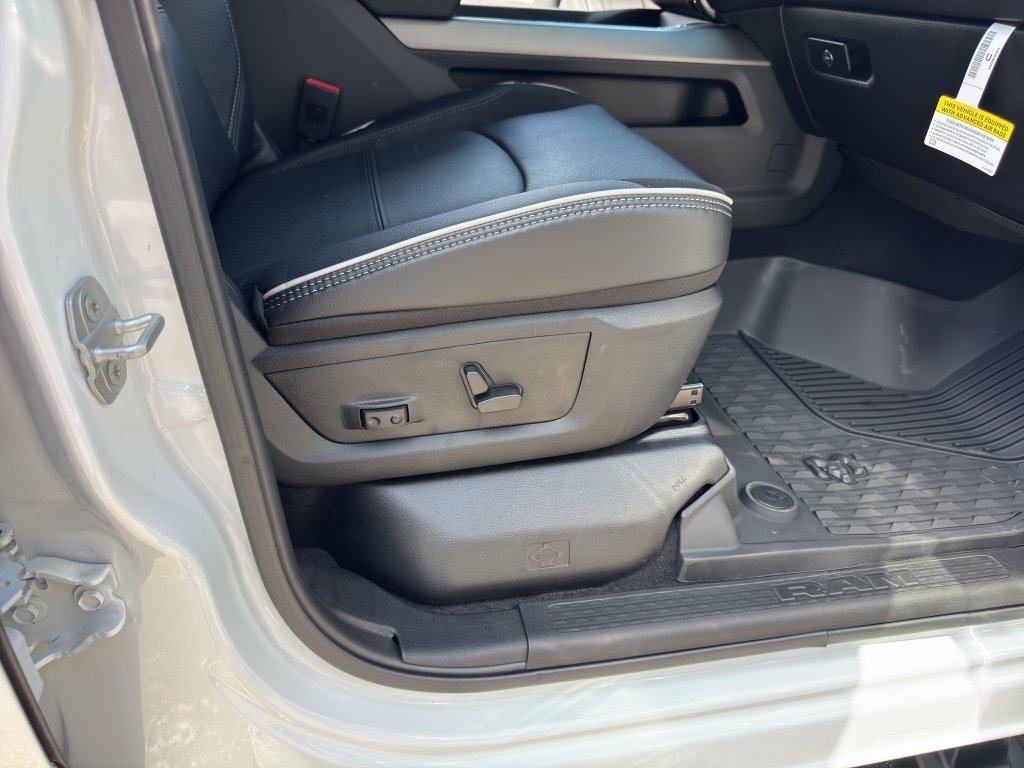New 2026 Bright White Clear-Coat Exterior Paint RAM Laramie image 21