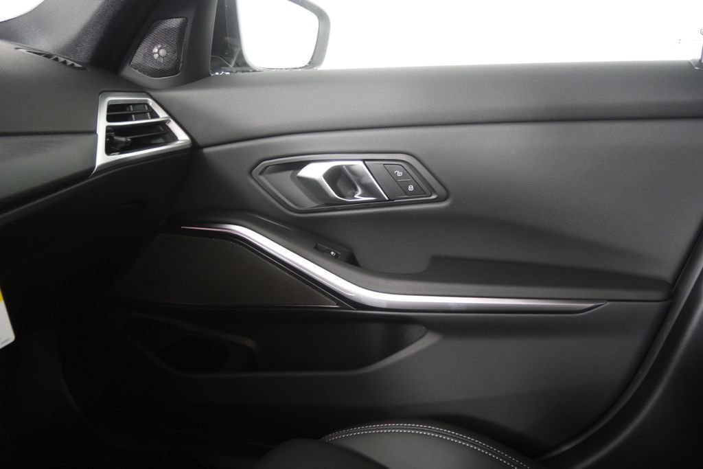 New 2026 Black Sapphire Metallic BMW 330i image 22