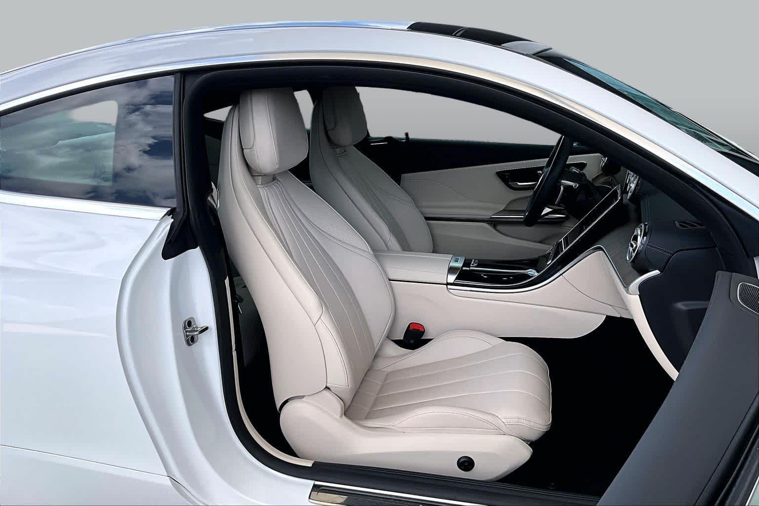 Used 2026 MANUFAKTUR Moonlight White Metallic Mercedes-Benz CLE 450 image 9