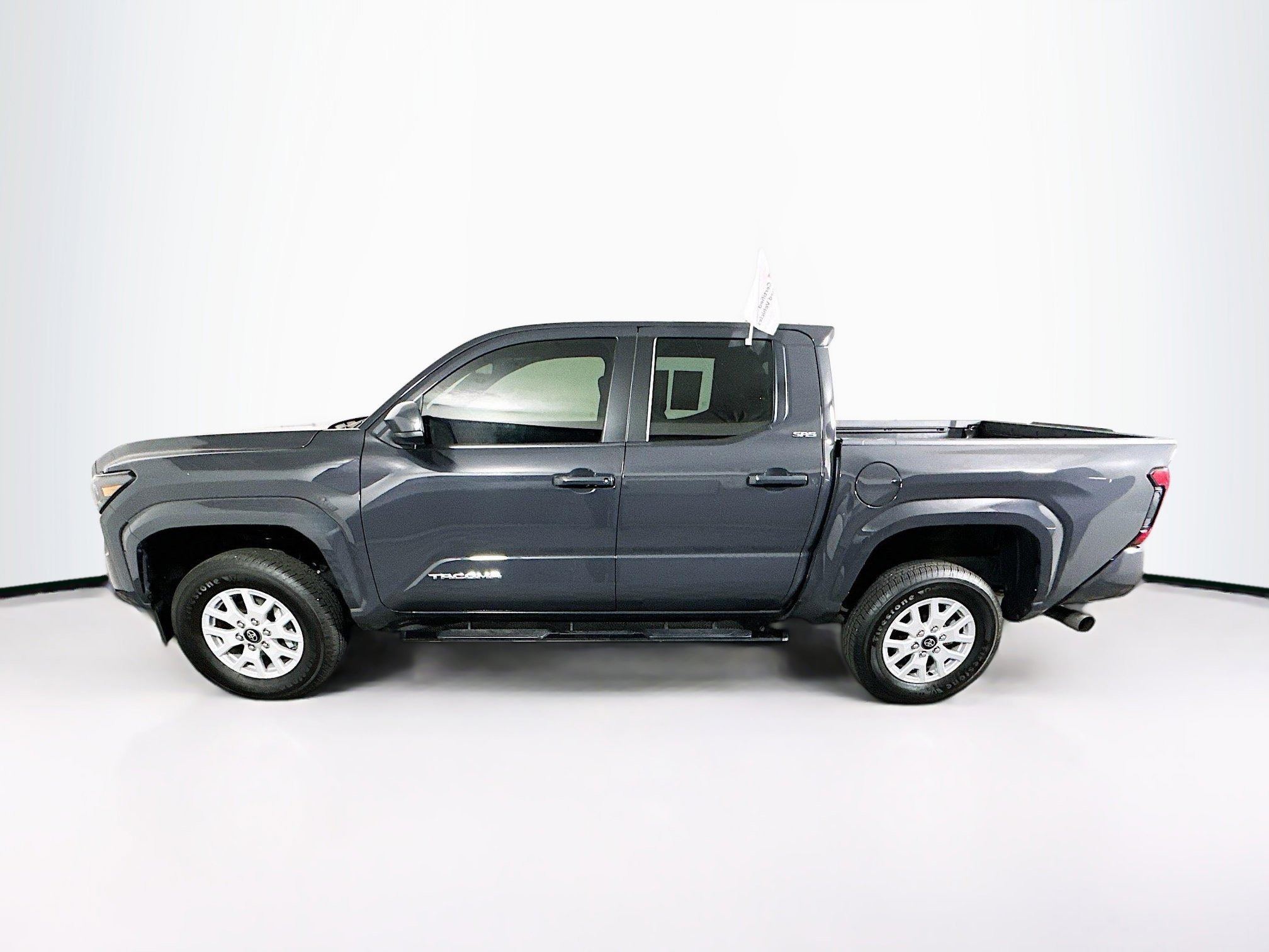 2025 Toyota Tacoma thumbnail 8