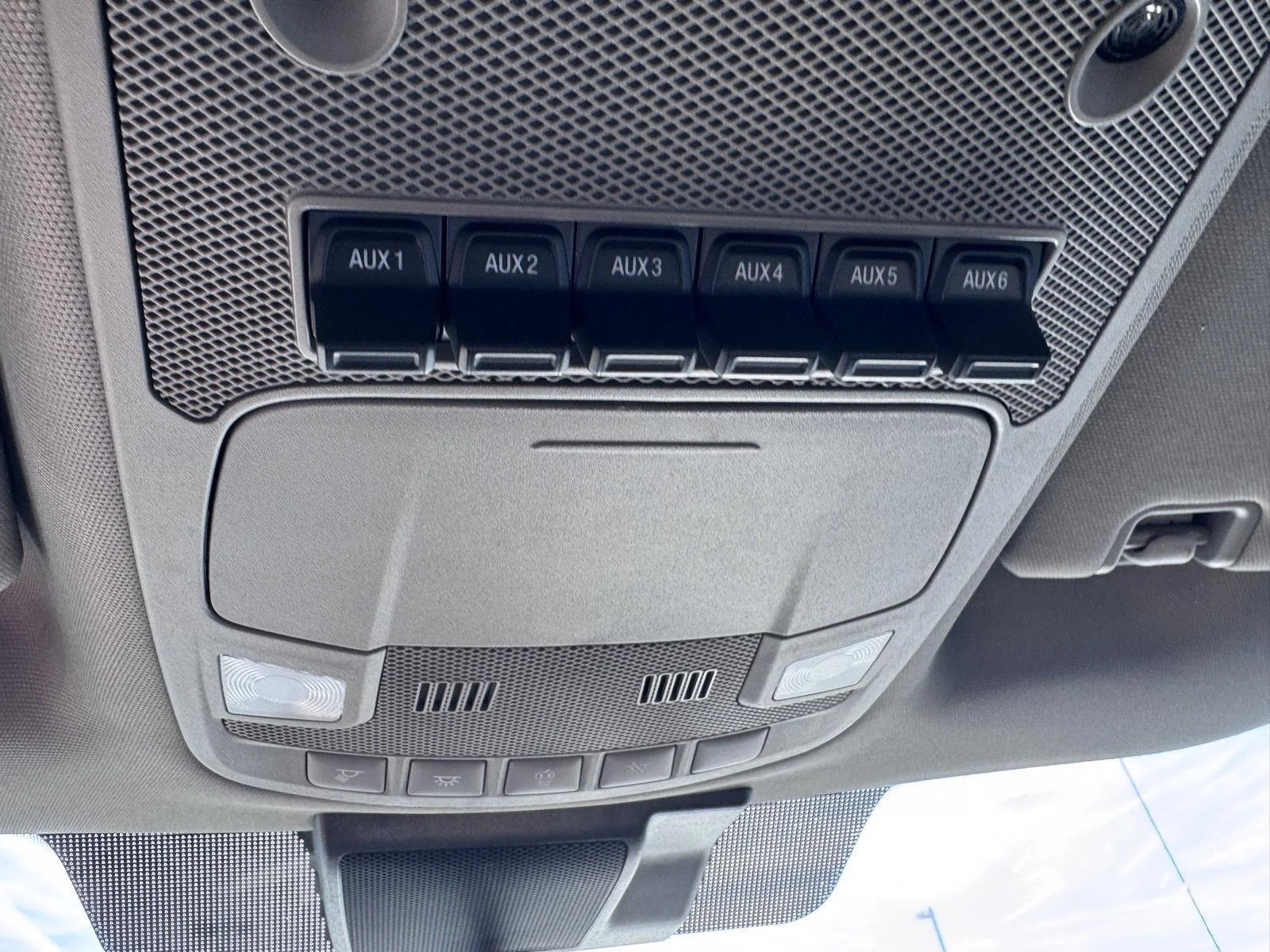 Used 2021 Oxford White Ford XLT image 19