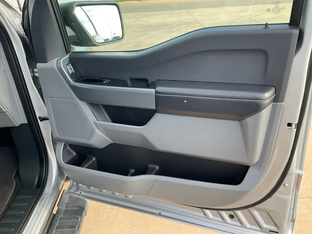 Used 2023 Silver Ford XLT image 33
