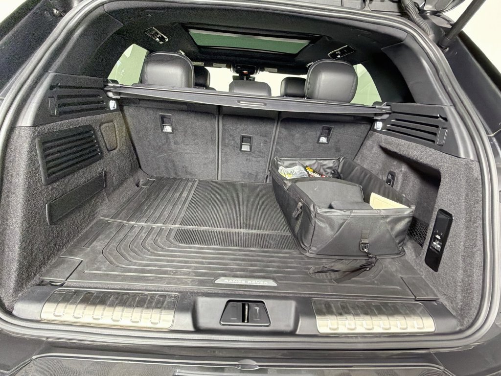 Used 2025 Gray Land Rover Dynamic SE image 28