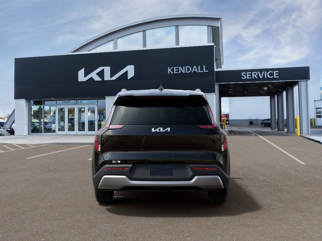New 2026 Black Kia Wind image 5