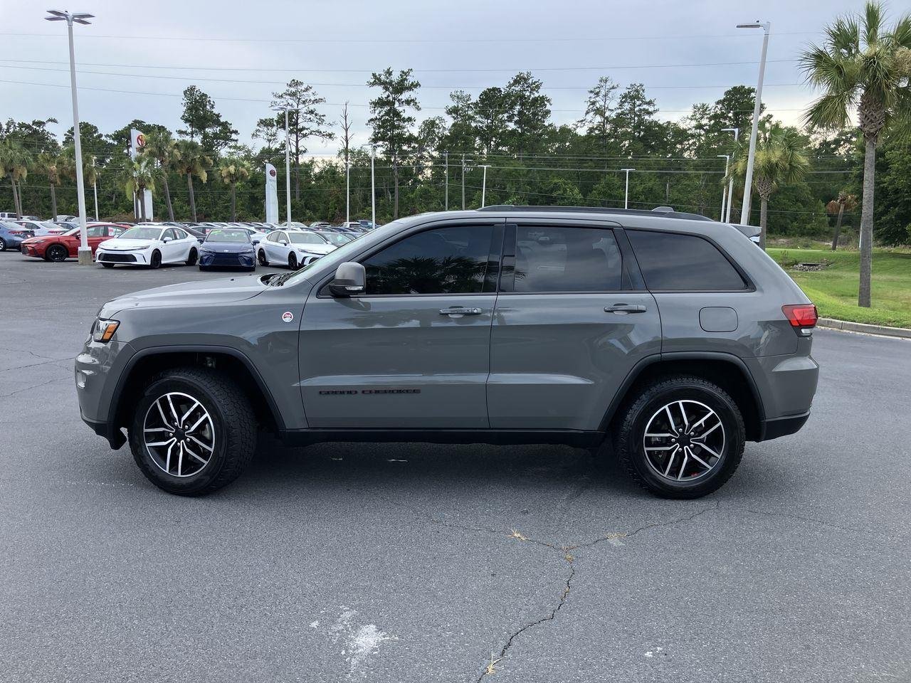 Used 2020 Gray (Sting-Gray Clearcoat) Jeep Trailhawk image 2
