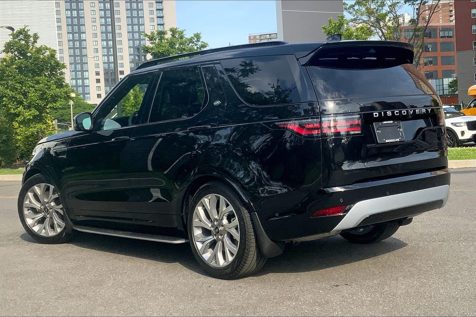 New 2026 Santorini Black Land Rover Gemini Edition image 12