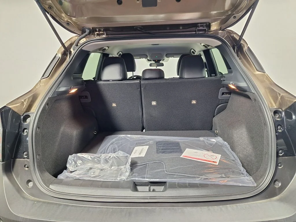 Used 2026 Bronze Metallic Nissan SR image 24