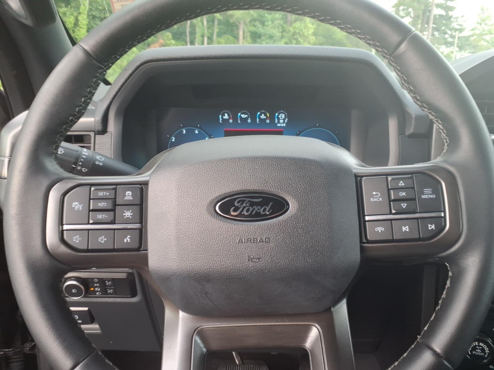 Used 2024 Black Metallic Ford XLT image 29