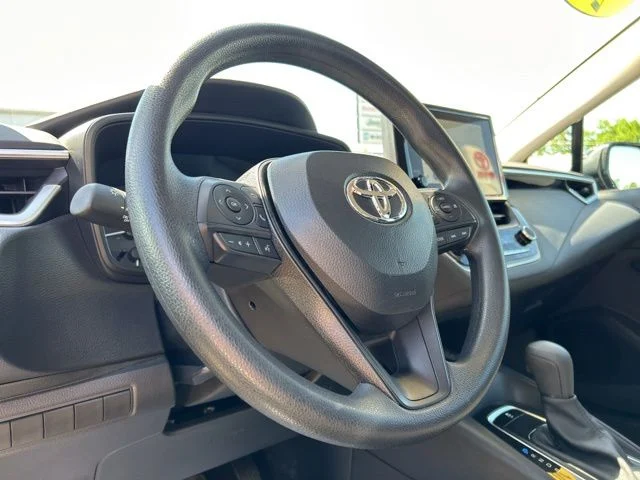 Used 2025  Toyota LE image 29