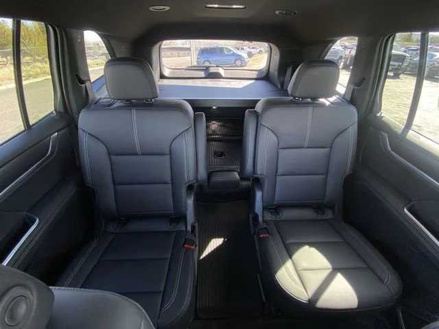 New 2026 Sterling Metallic GMC Elevation image 22
