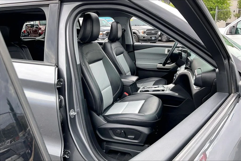 Used 2022 Gray Ford XLT image 6