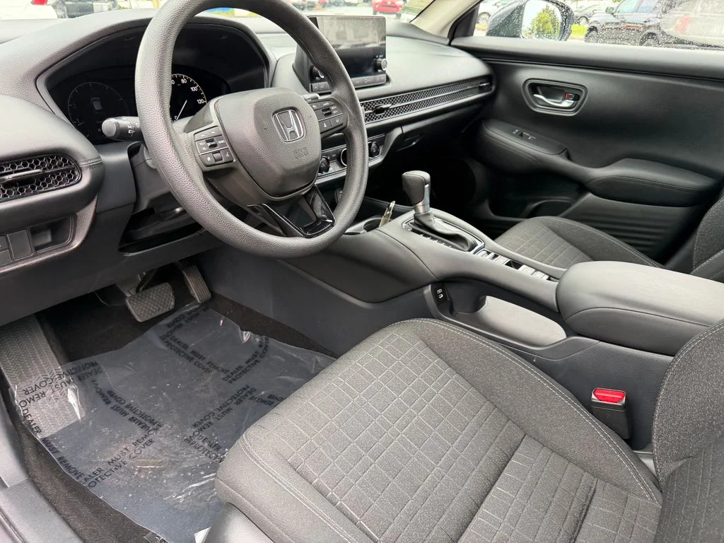 2025 Honda HR-V LX - Photo 18