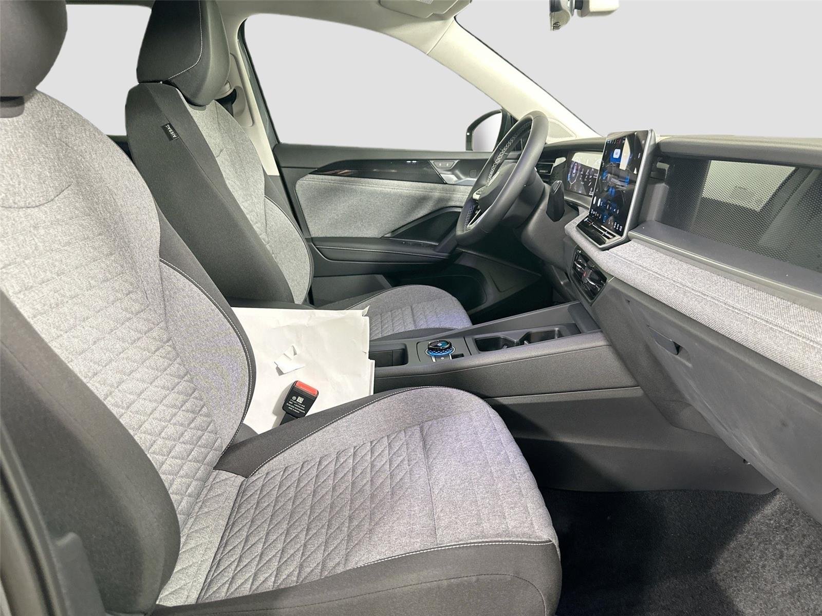 New 2026 Platinum Gray Metallic Volkswagen S image 26