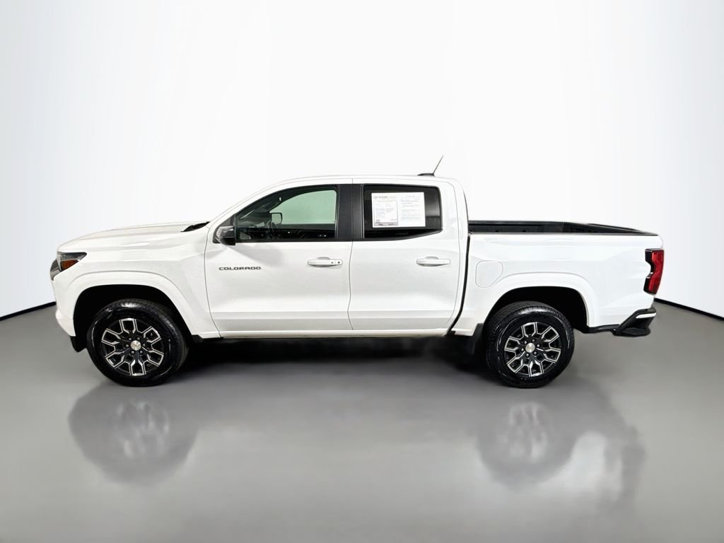 Used 2023 Summit White Chevrolet 2WD LT image 4