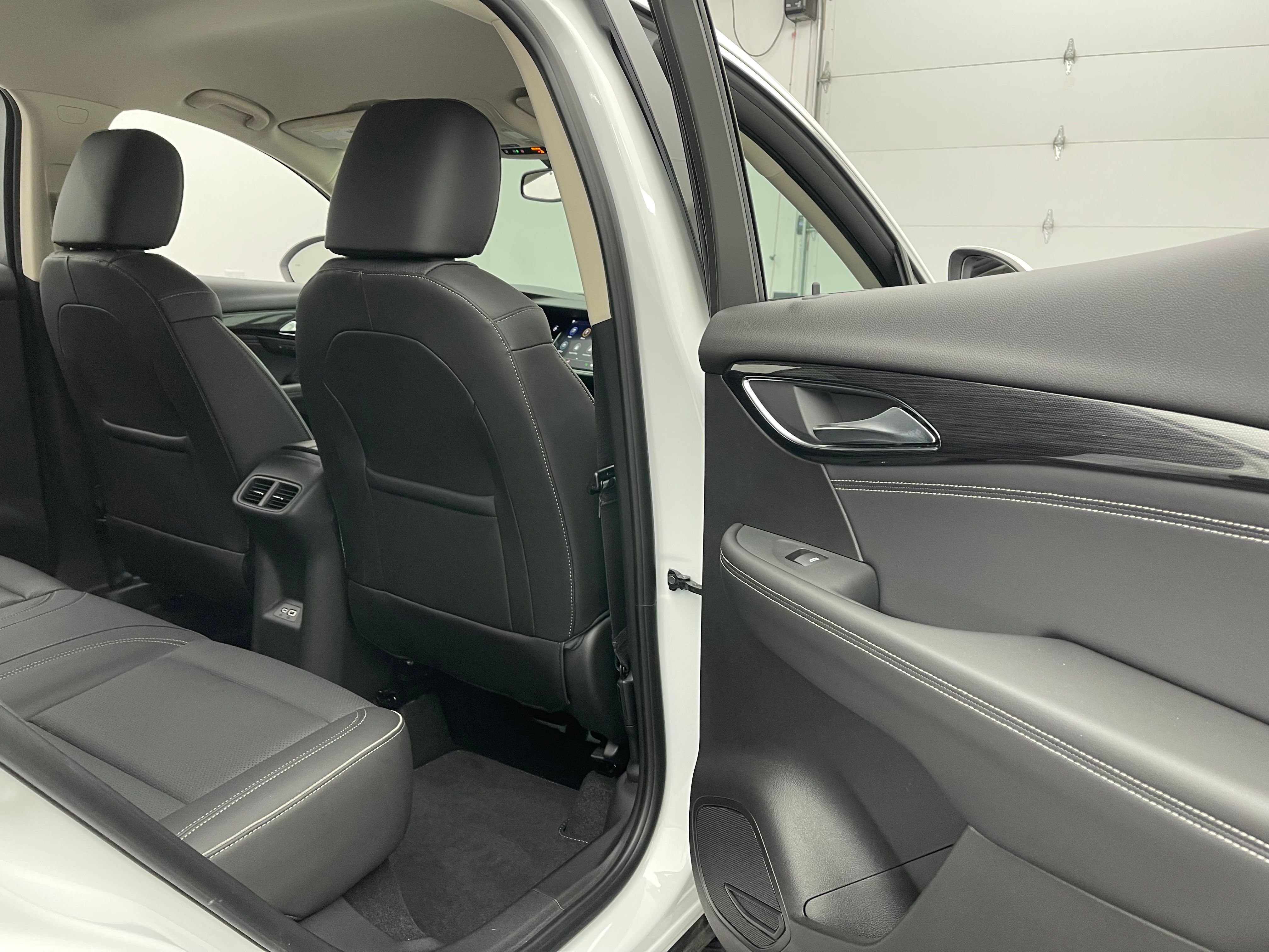 Used 2023 Summit White Buick Essence image 34