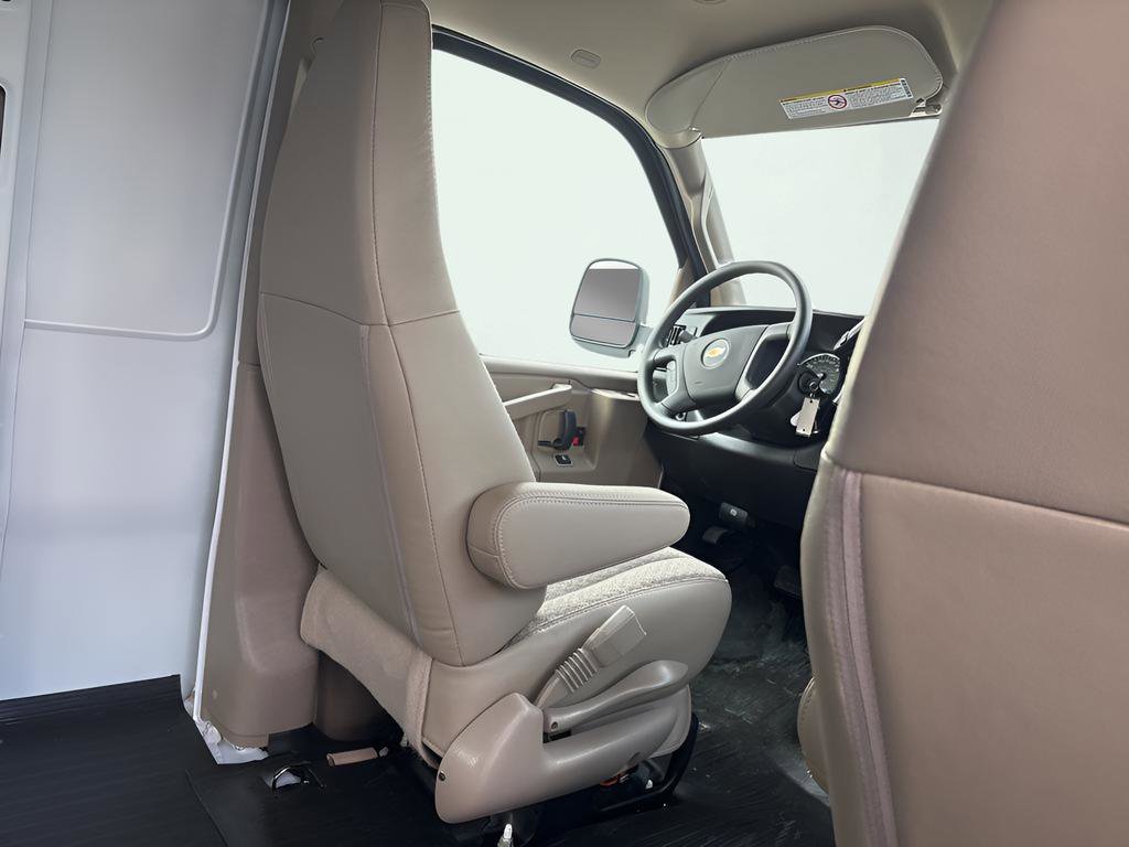 2025 Chevrolet Express Cargo Work Van - Photo 13