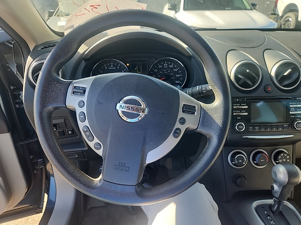 Used 2015 Graphite Blue Nissan S image 21