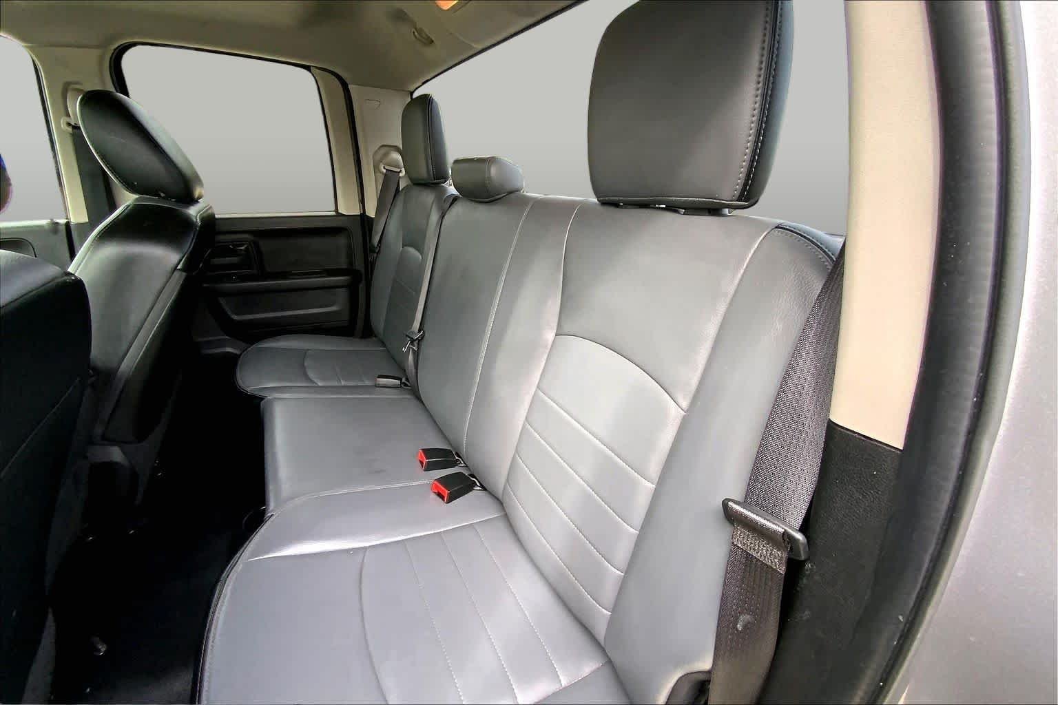 Used 2022 Billet Silver Metallic Clearcoat Ram Tradesman image 17