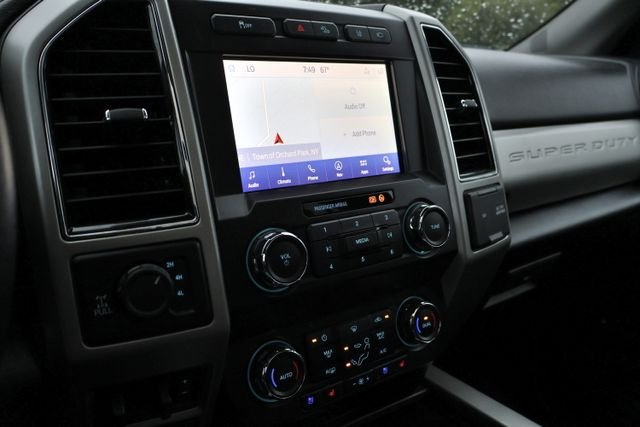 Used 2020 Black Metallic Ford Lariat image 13