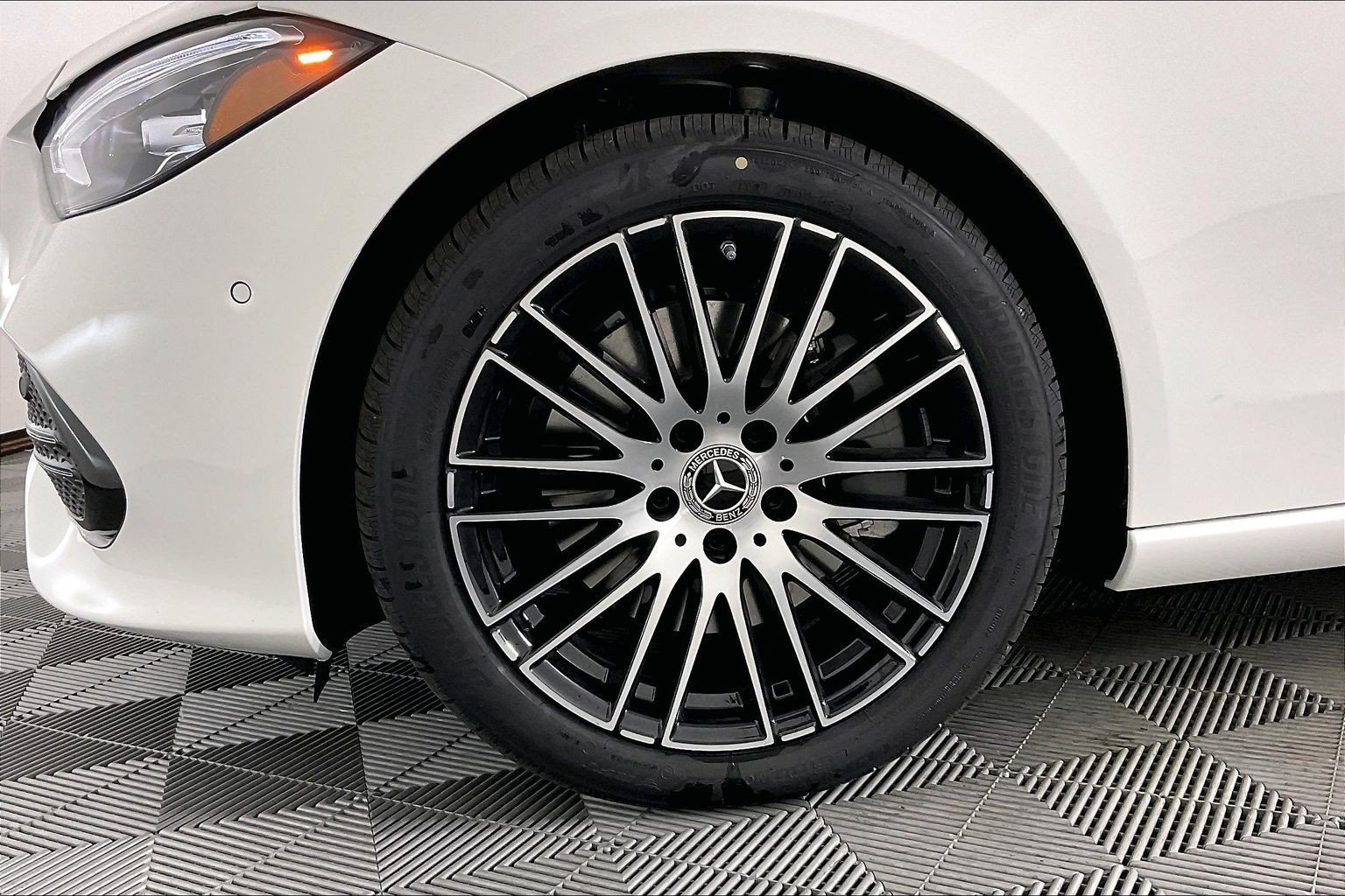 New 2026 Polar White Mercedes-Benz C 300 image 24