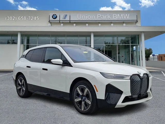 Certified Used 2024 Alpine White BMW xDrive50 image 3