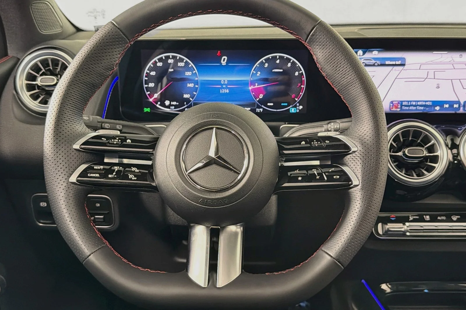 Used 2025 Cirrus Silver Metallic Mercedes-Benz 250 image 17
