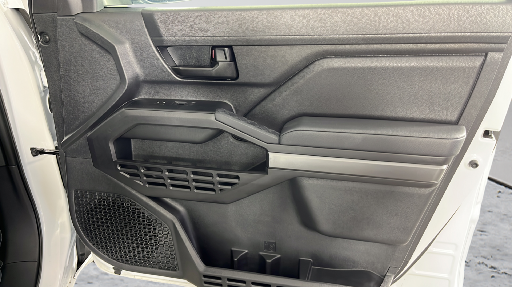 2025 Toyota Tacoma SR5 - Photo 19