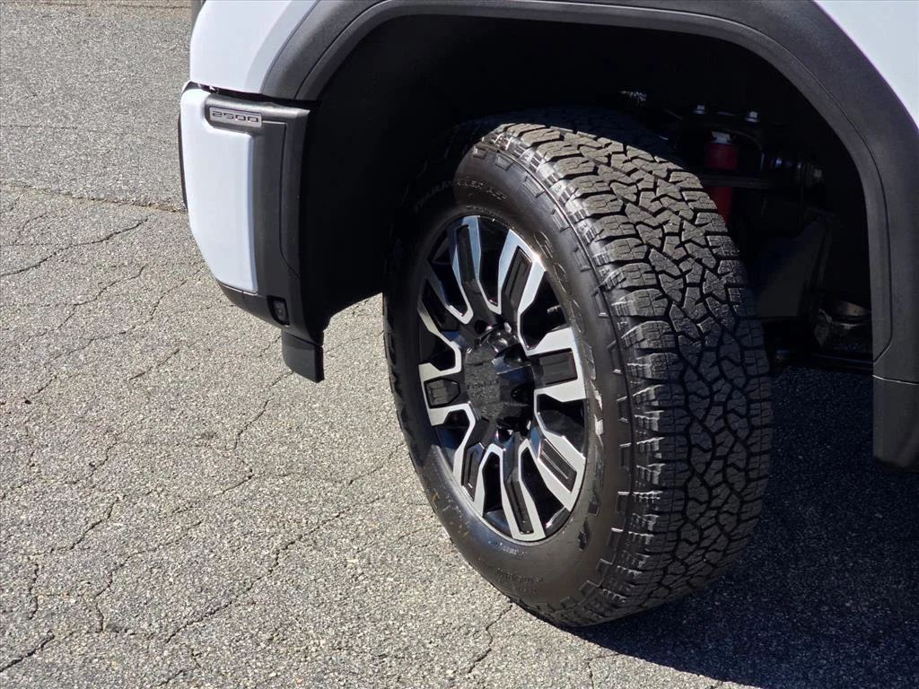 New 2026 Glacier White Tricoat GMC Denali Ultimate image 22