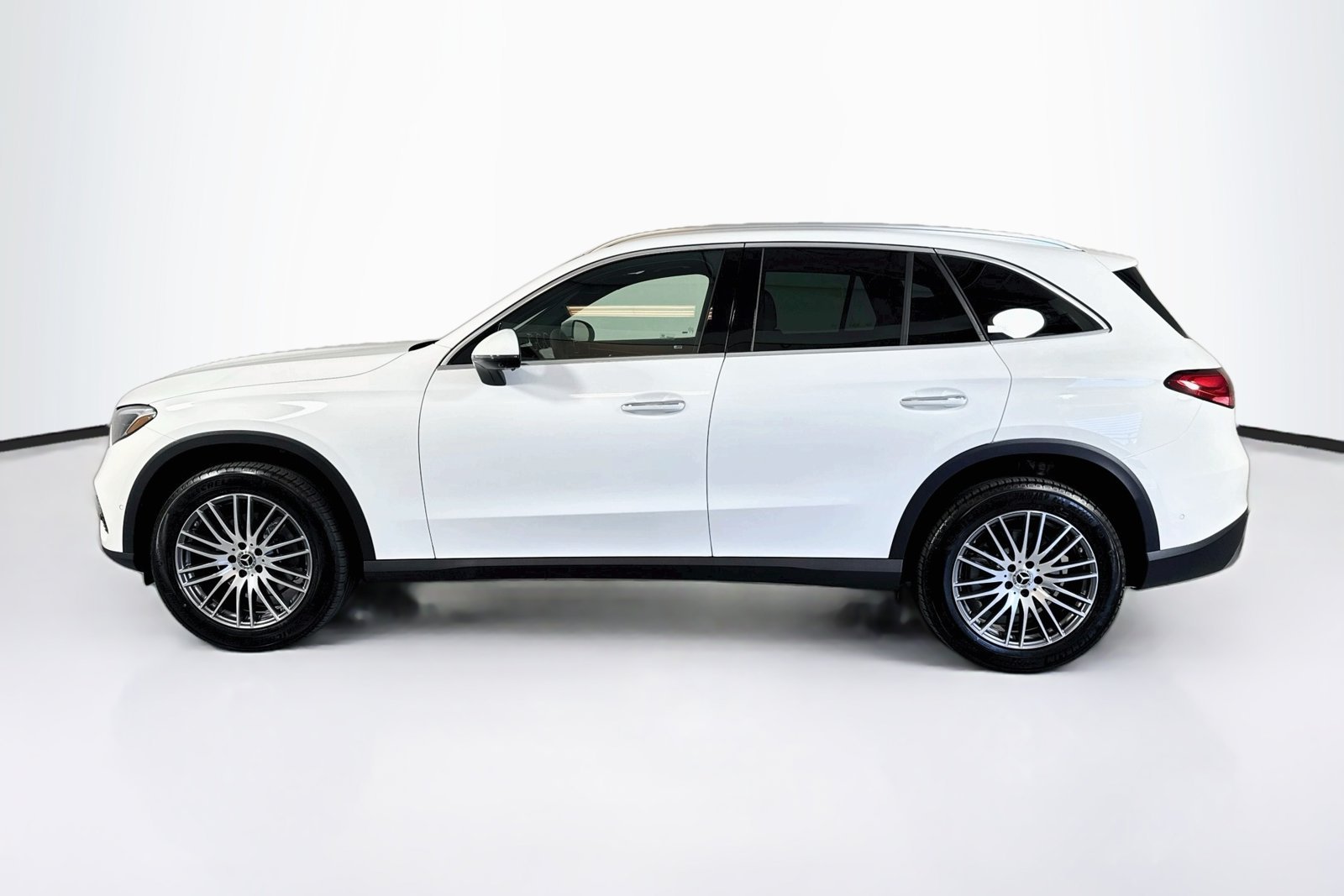 New 2027 Polar White Mercedes-Benz GLC 300 image 8