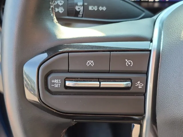 Used 2024 Blue Chevrolet ZR2 image 19