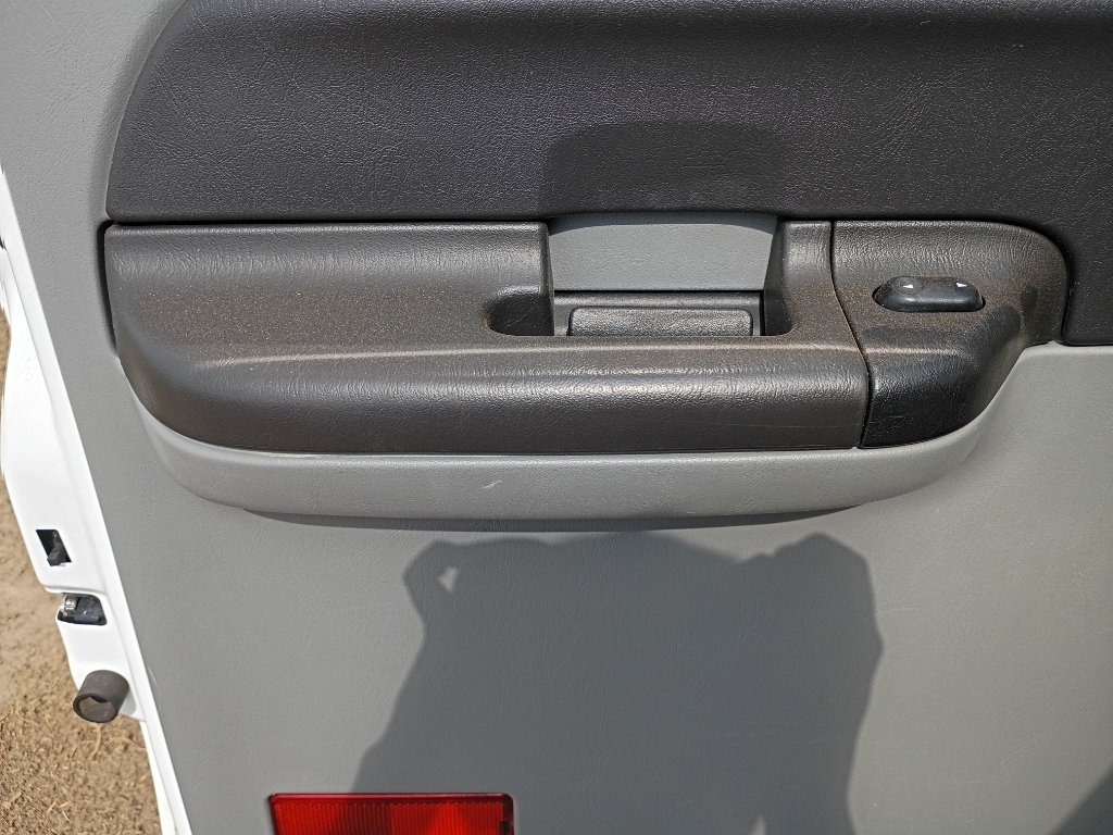 Used 2006 Oxford White Clearcoat Ford XLT image 18