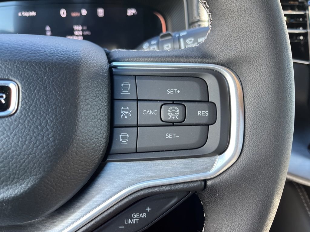 New 2026 High Gloss Black Jeep Limited Altitude image 31