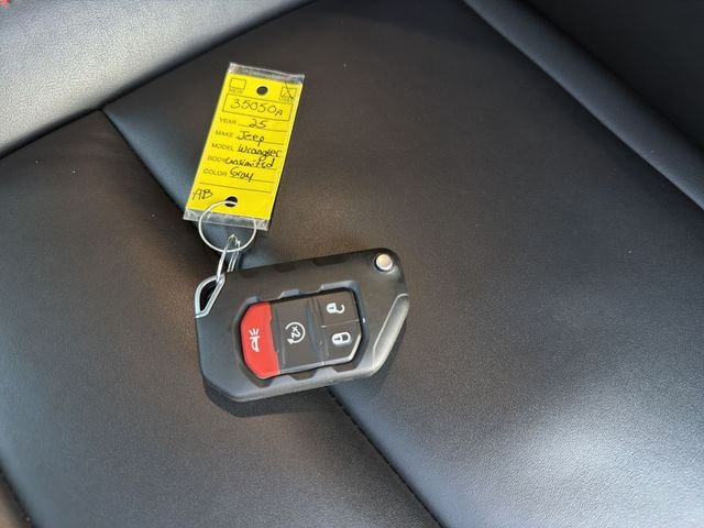 2025 Jeep Wrangler 4-Door Rubicon - Photo 35