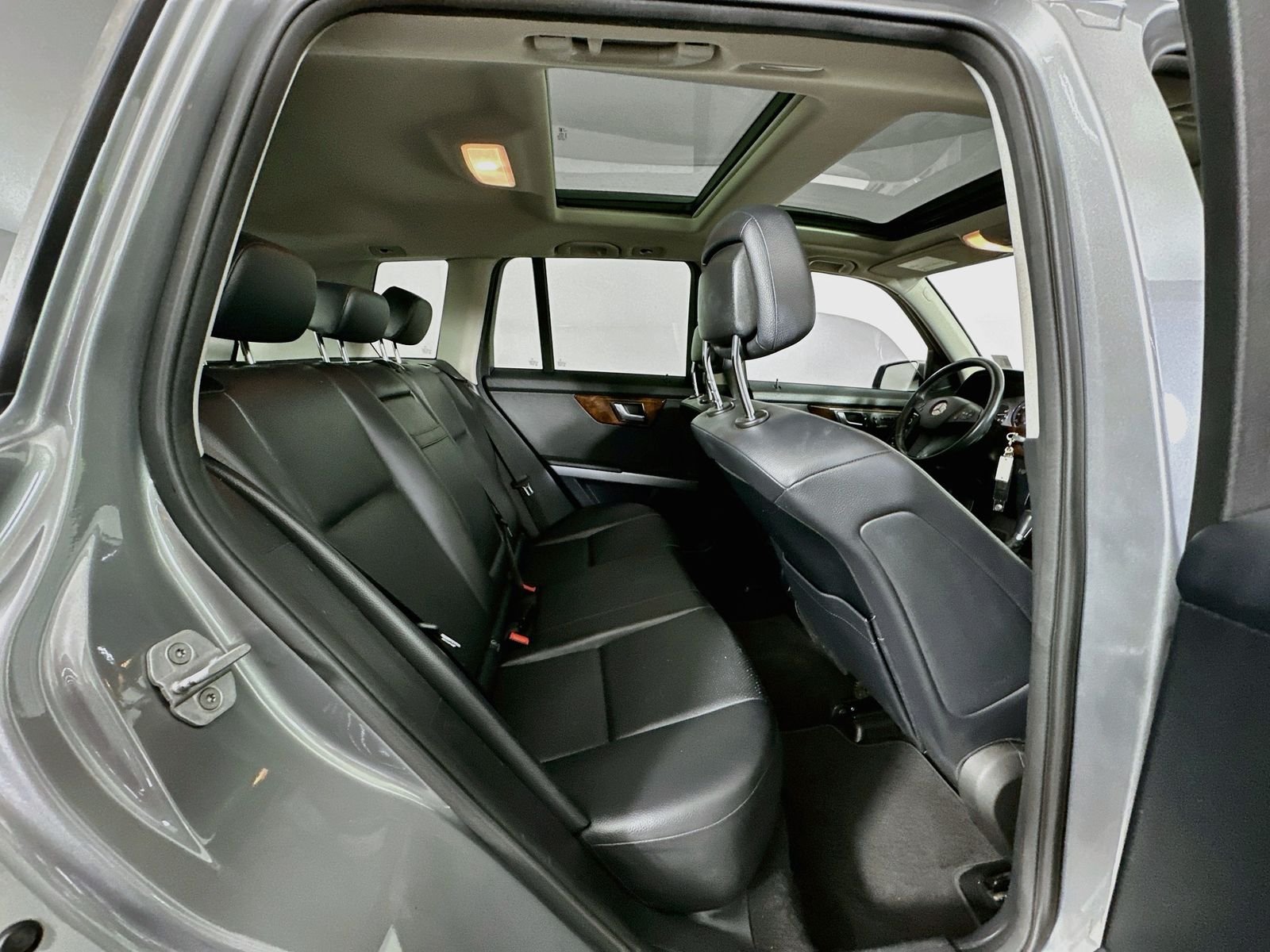 Used 2012 Palladium Silver Metallic Mercedes-Benz GLK 350 image 26