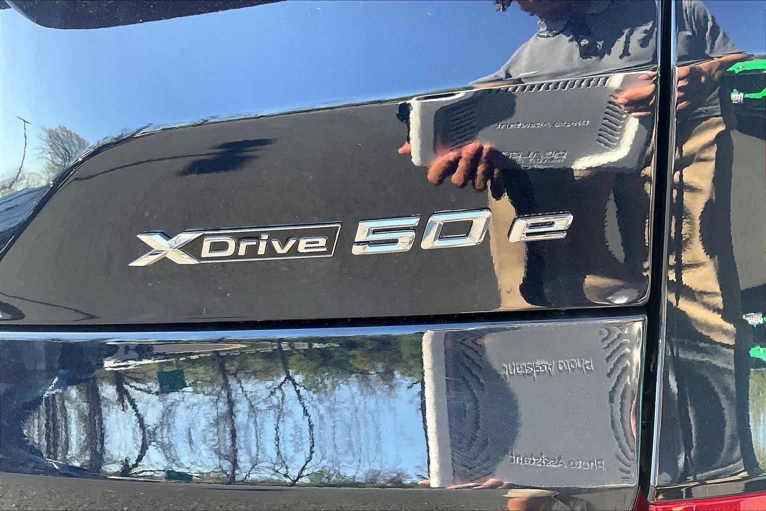 New 2026 Carbon Black Metallic BMW xDrive50e image 15