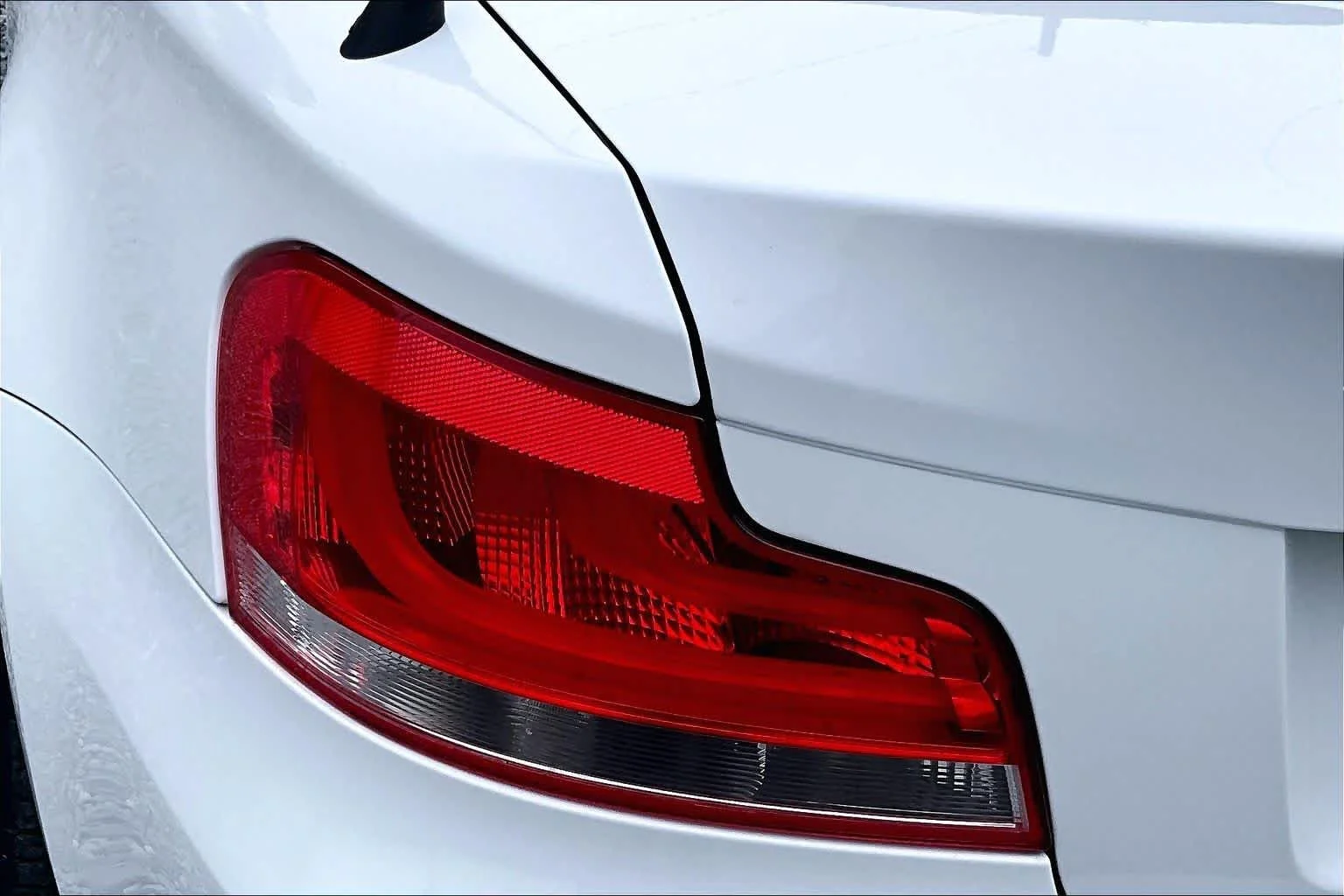 Used 2012 Alpine White BMW 135i image 28