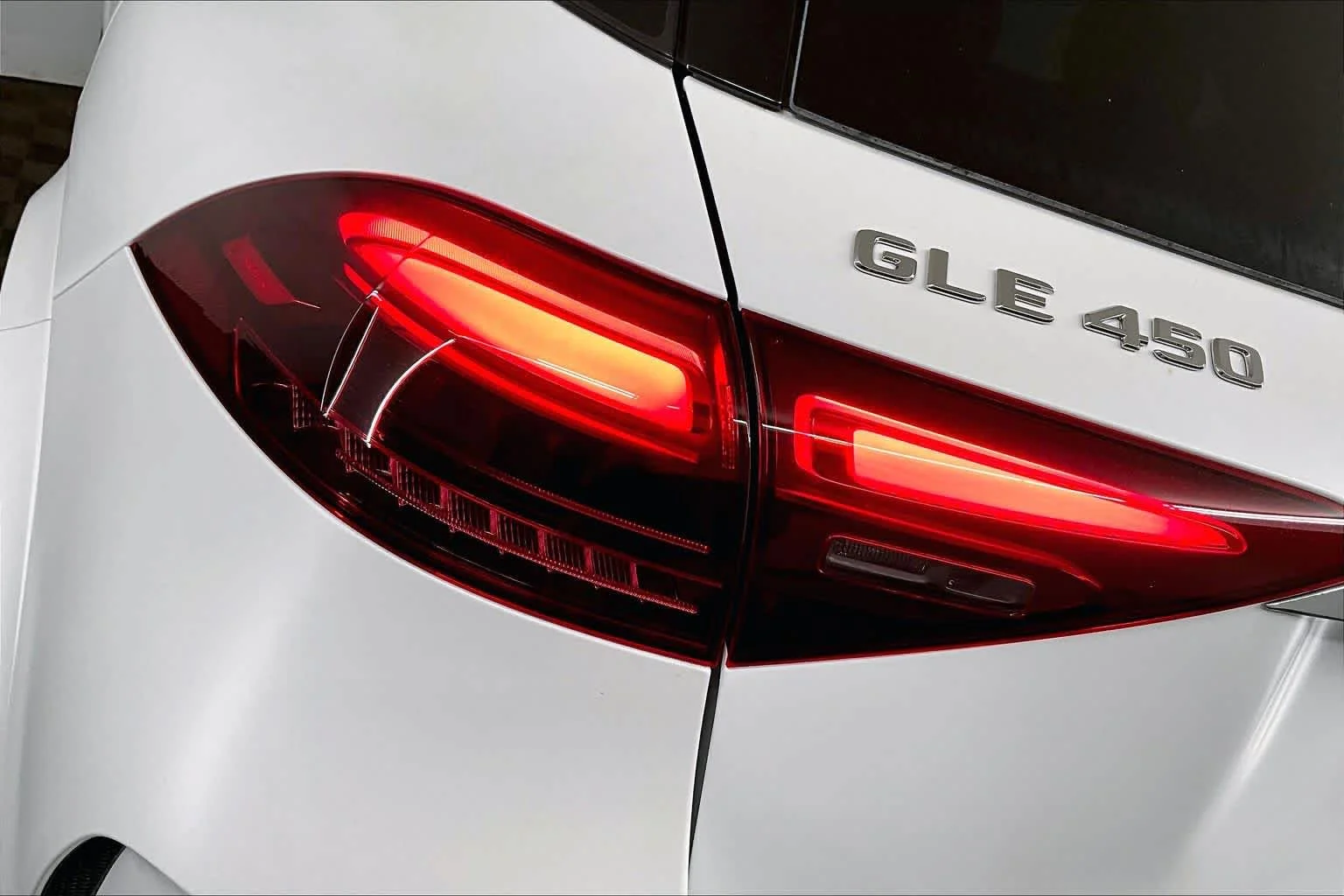 Used 2026 MANUFAKTUR Moonlight White magno Mercedes-Benz GLE 450 image 6