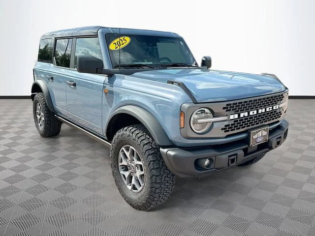 Used 2025 Gray Ford Badlands image 3