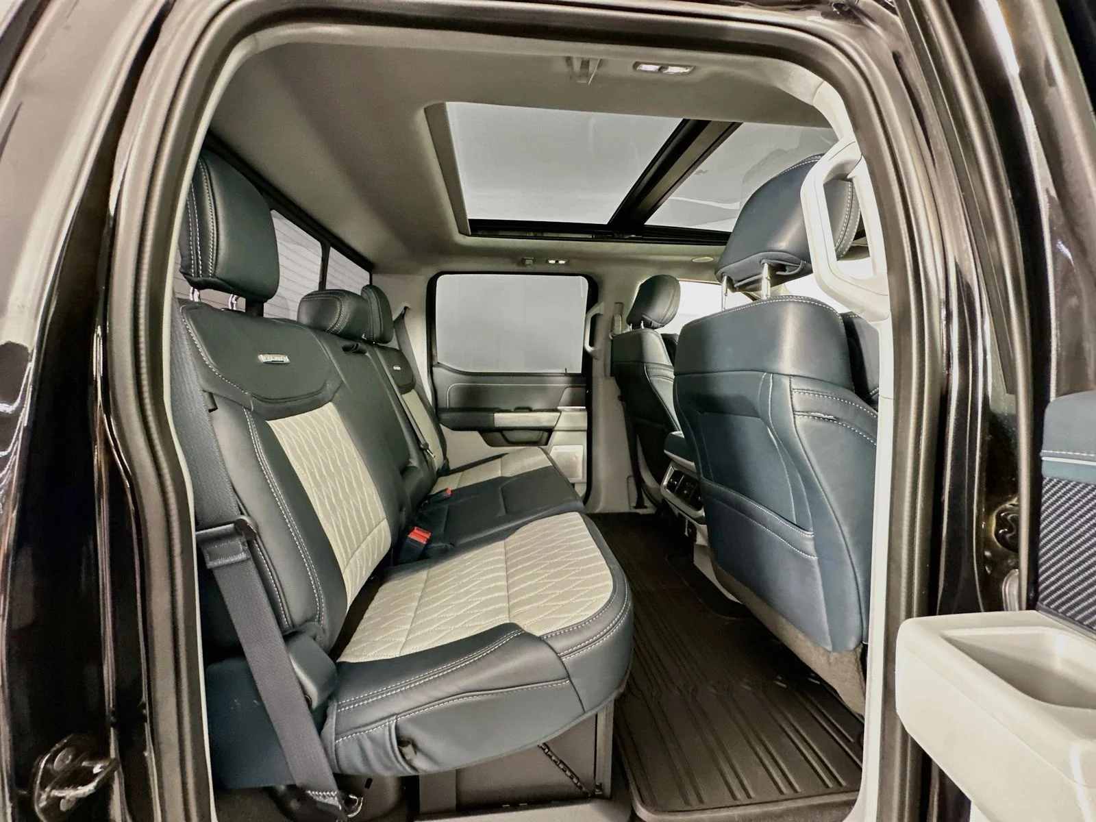 Used 2023 Black Ford Limited image 30