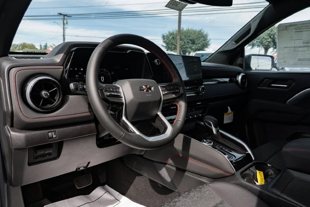New 2026 Summit White Chevrolet Z71 image 25