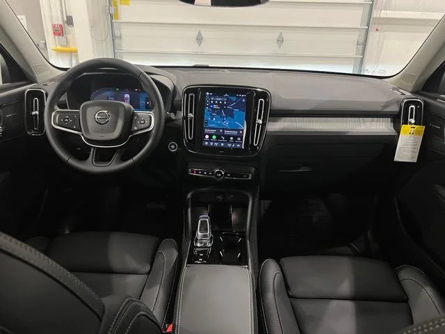 2026 Volvo XC40 Ultra - Photo 12