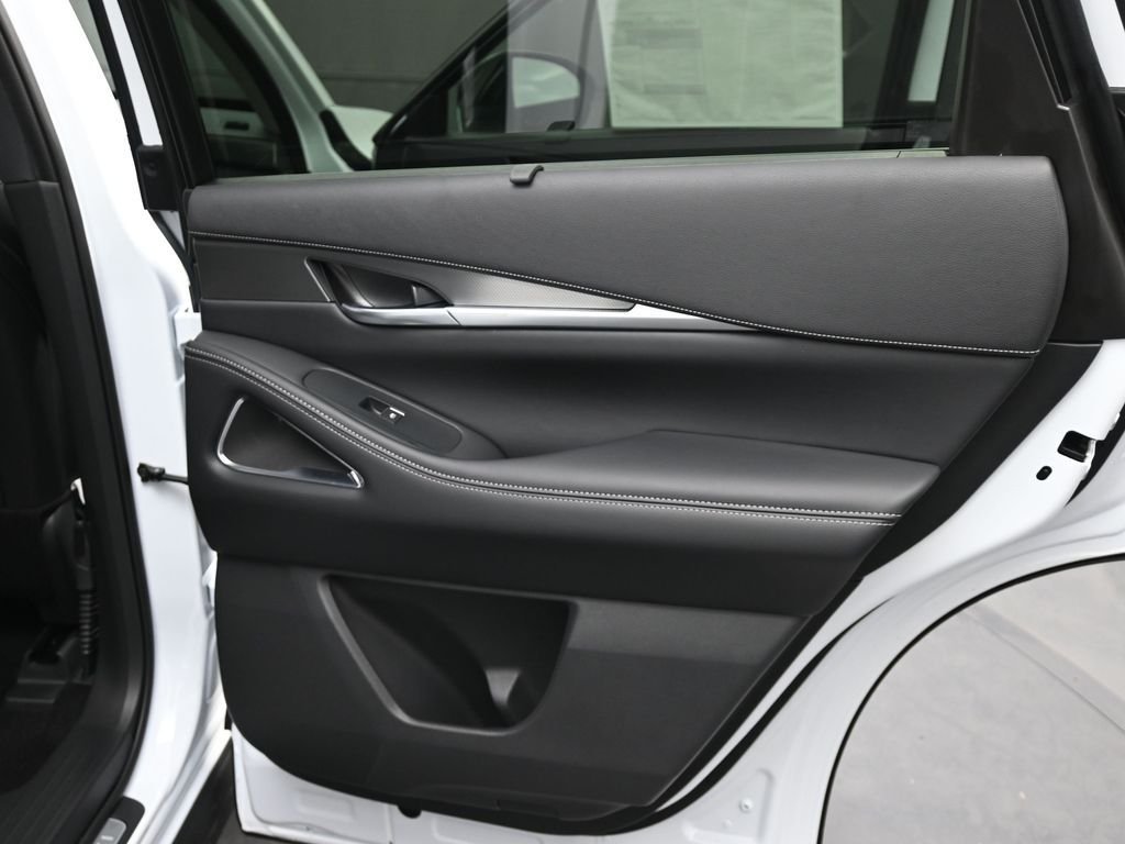 Used 2026 White INFINITI LUXE image 12