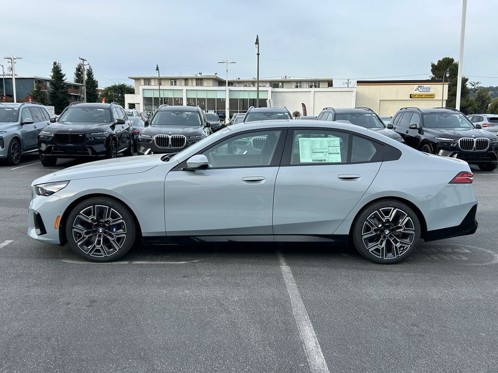 New 2026 Brooklyn Grey Metallic BMW 530i image 2