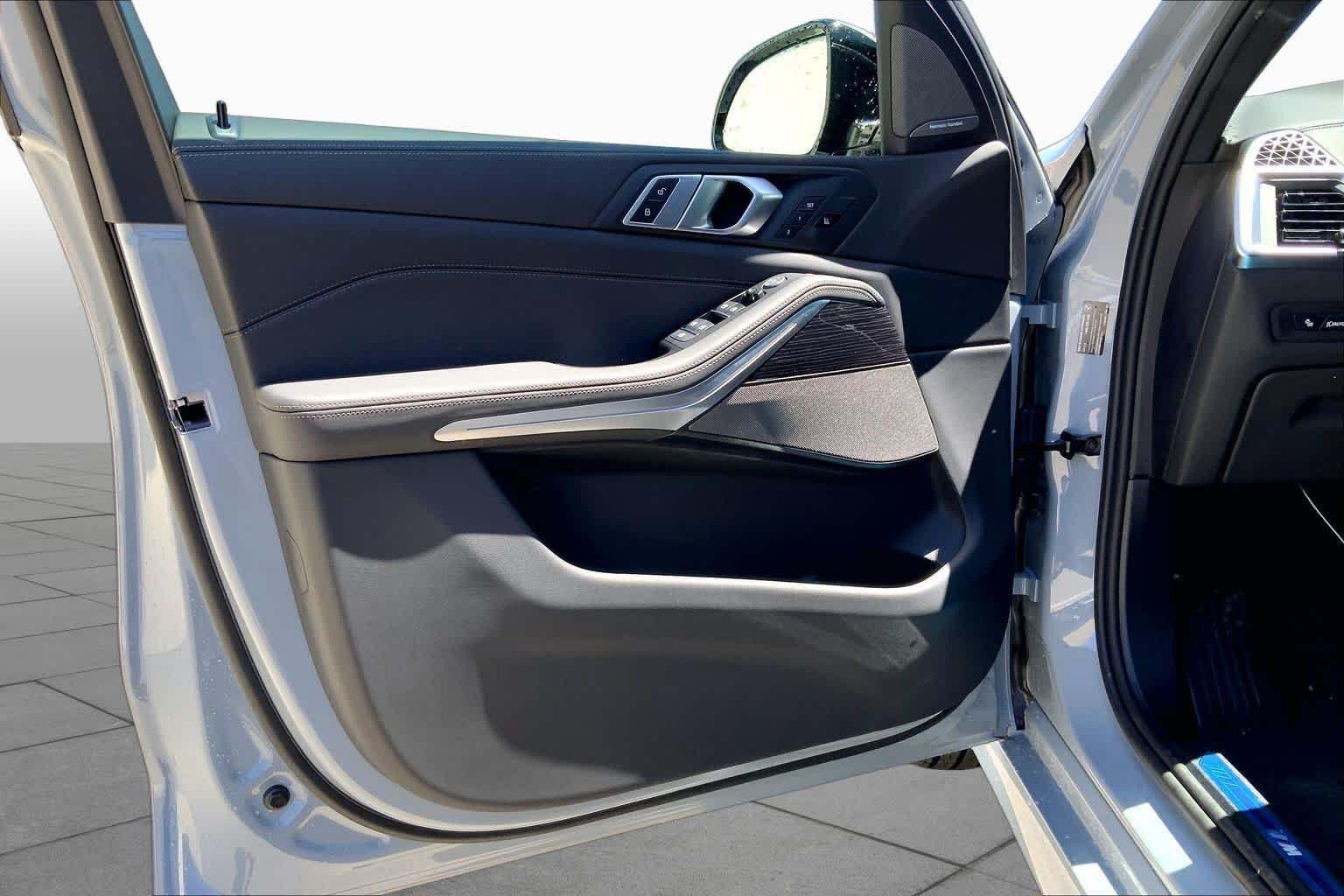 New 2026 Brooklyn Grey Metallic BMW xDrive40i image 10