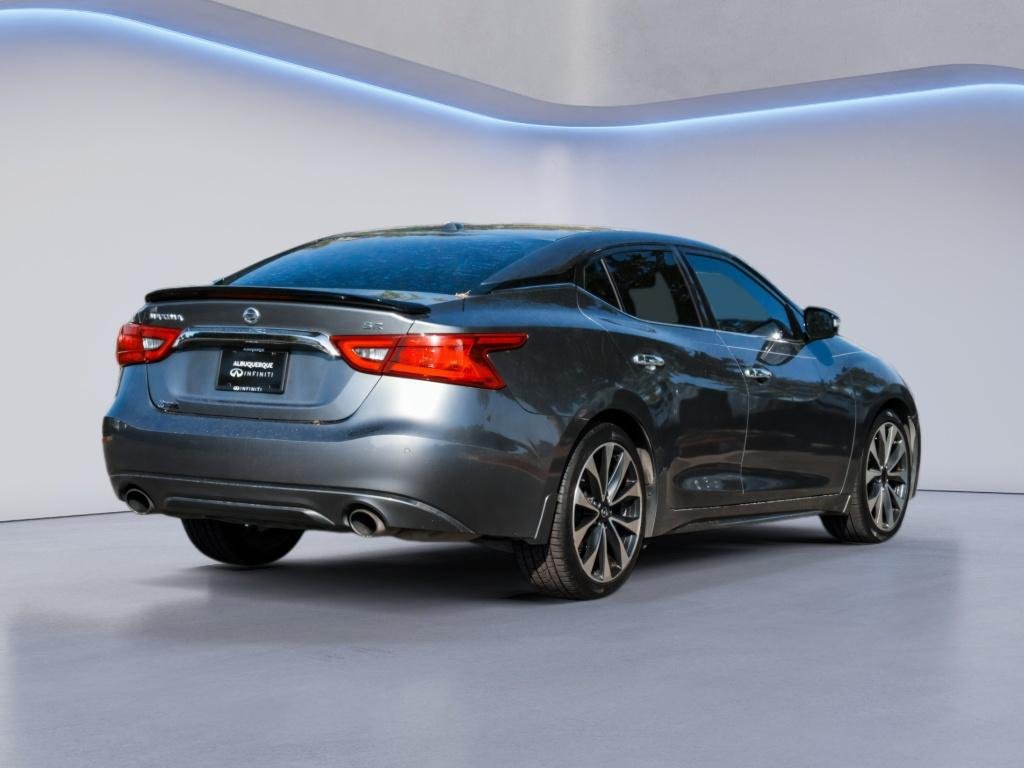 Used 2016 Gun Metallic Nissan 3.5 SR image 5